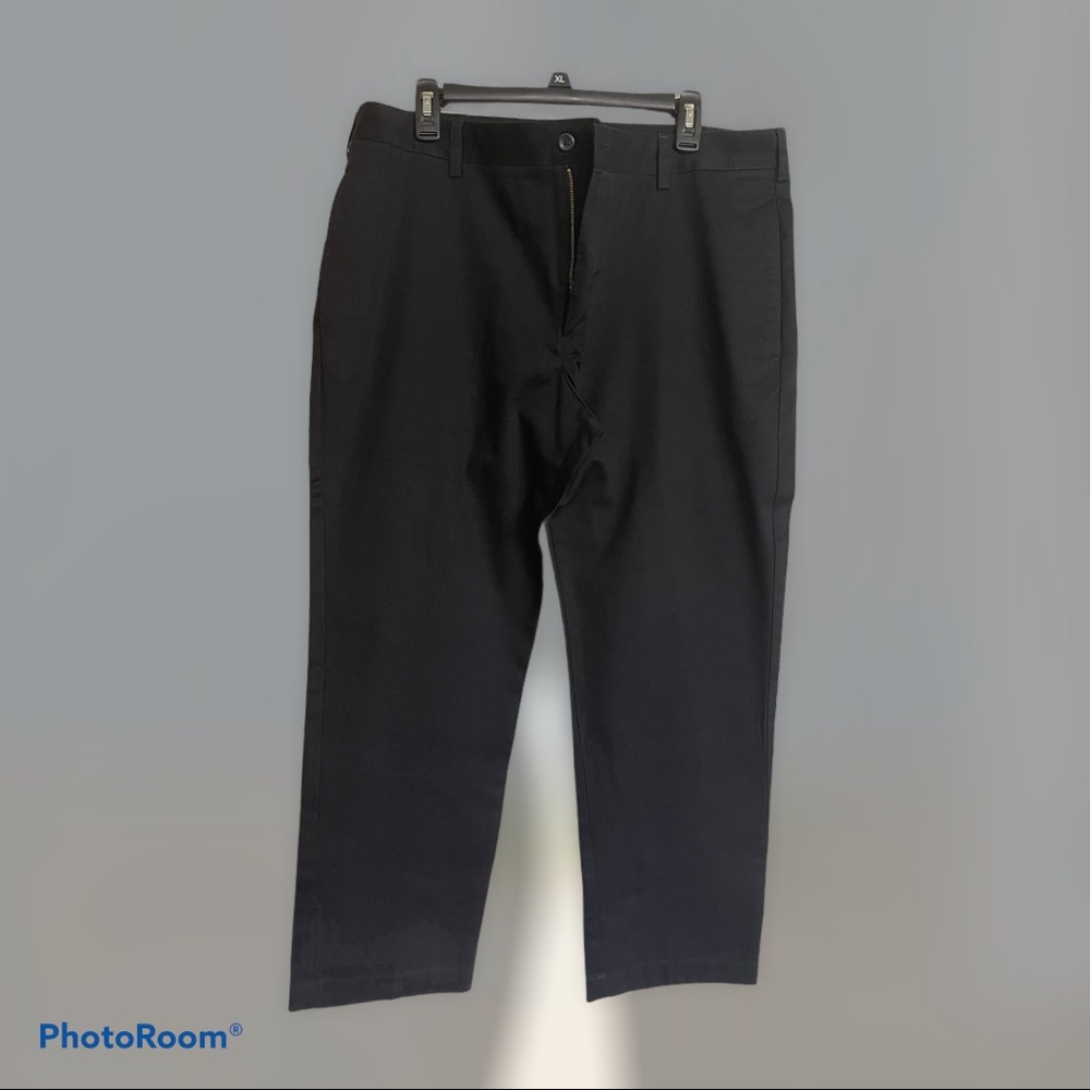 Men’s 38/30 Black Van Heusen Slim Fit Dress Pant
